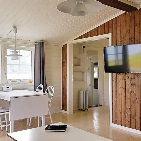 Two-bedroom In Utvik 3
