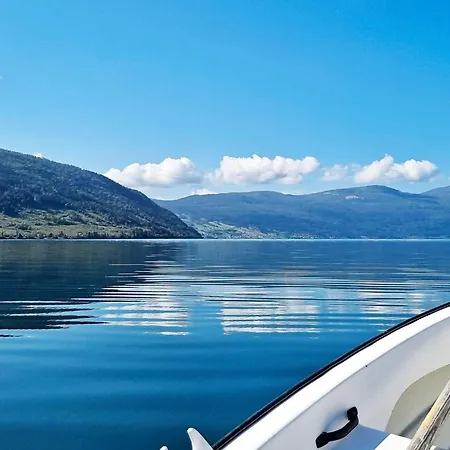 4 Person In Utvik-by Traum Nyaraló