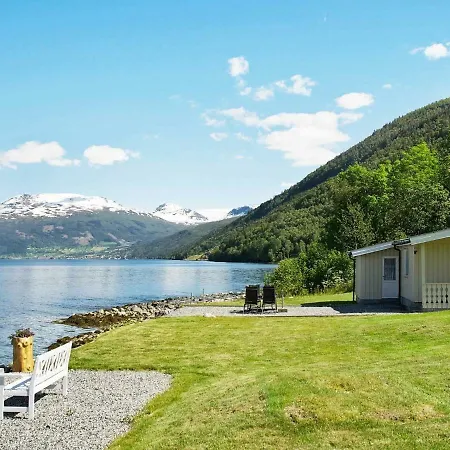 4 Person In Utvik-by Traum Nyaraló *